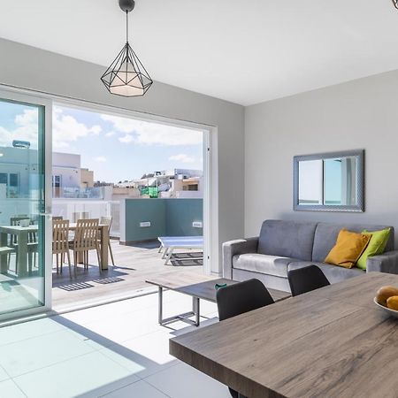 Unique Penthouse With Private Heated Jacuzzi, Close To Restaurants And Night Life Is-Swieqi Exterior photo