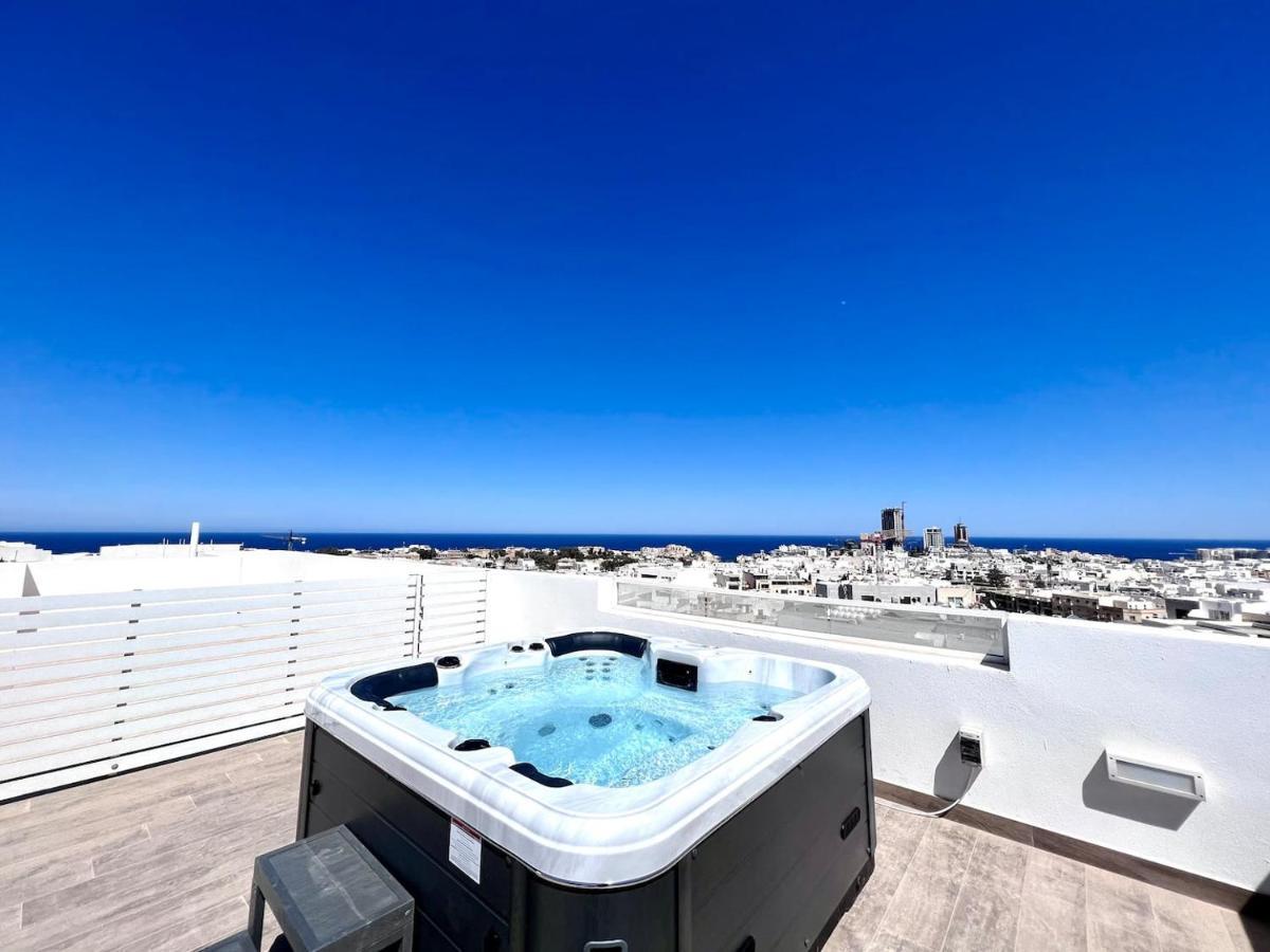 Unique Penthouse With Private Heated Jacuzzi, Close To Restaurants And Night Life Is-Swieqi Exterior photo